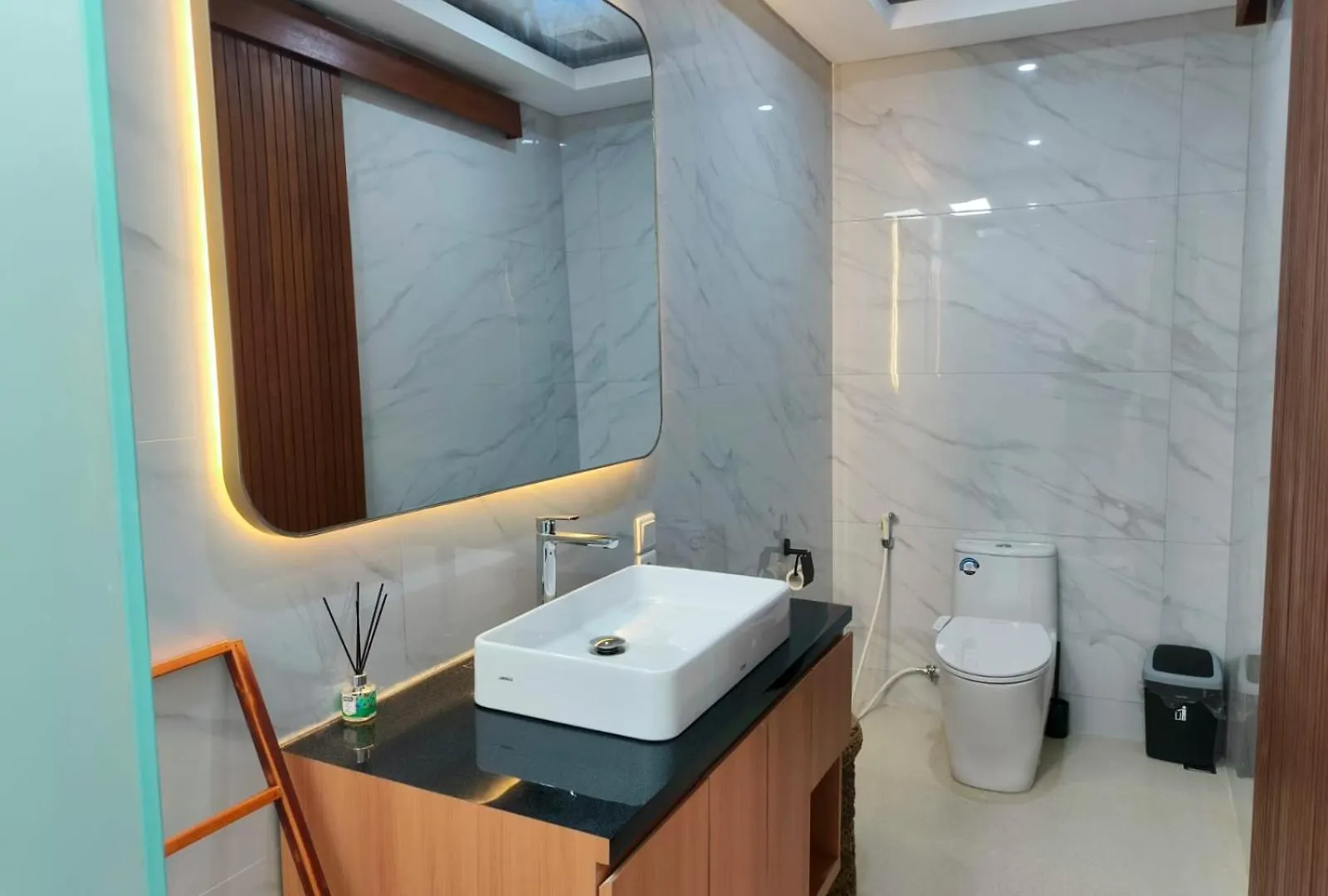 Rumah Kodel4 By Ibali Management Seminyak  Villa